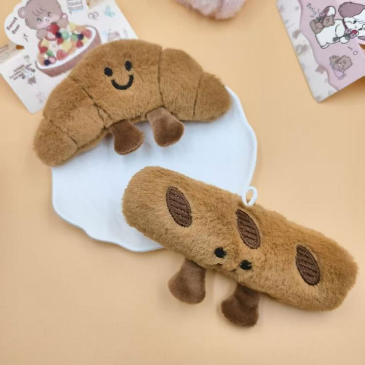 Szőrös kenyér alakú függő kulcstartó